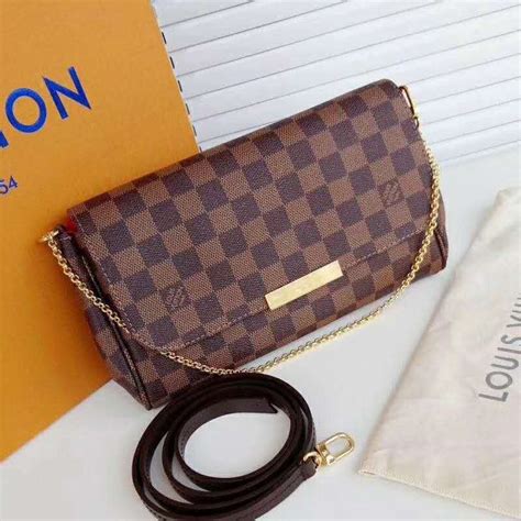 louis vuitton favorite pm vs pochette|Louis Vuitton favorite mm size.